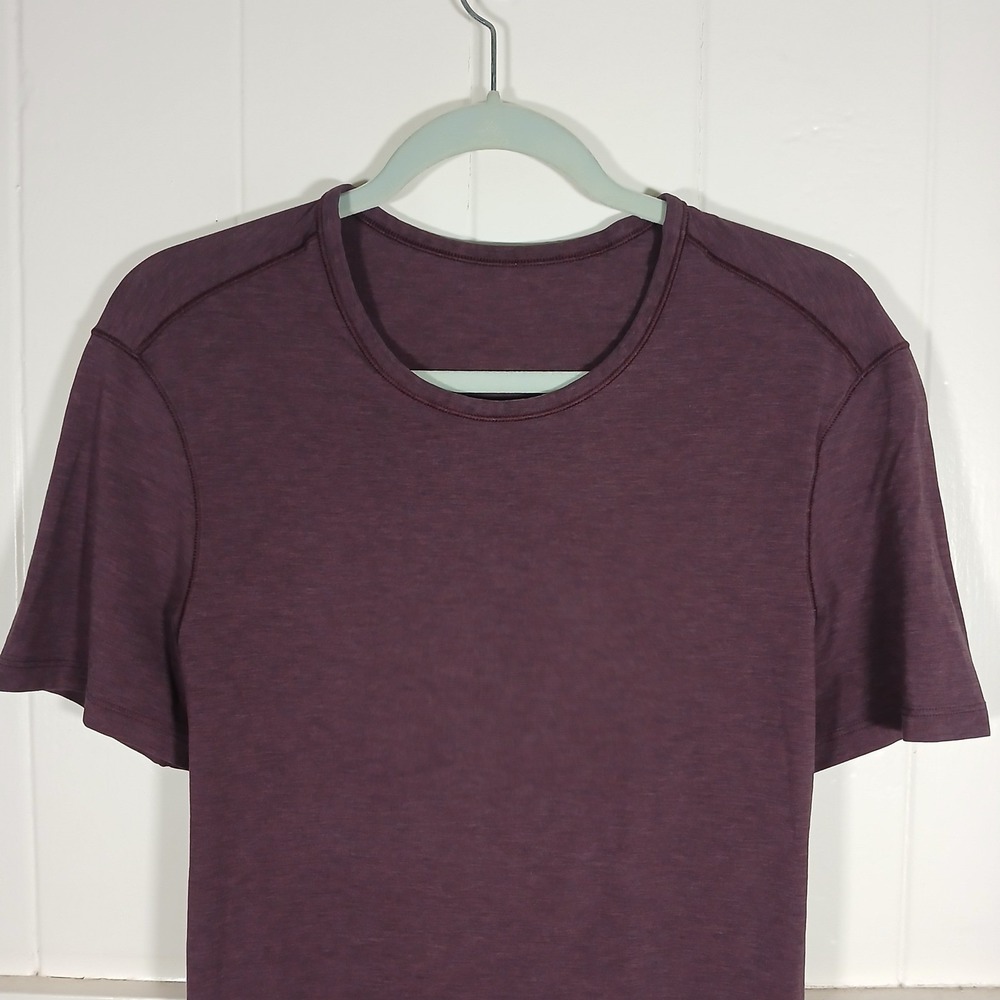 Lululemon Mens Short Sleeve‎ Athletic Training T-Shirt Purple Heathered Small